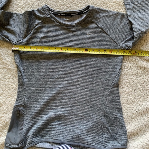 NIKE Element Dri-FIT Running T-Shirt - Picture 4 of 12